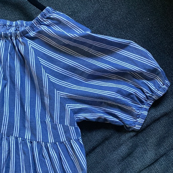 Old Navy Petite Small navy and white peplum top - Picture 4 of 4